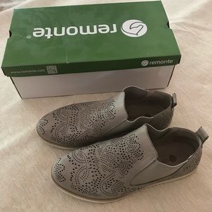 Used Remonte EU38 booties